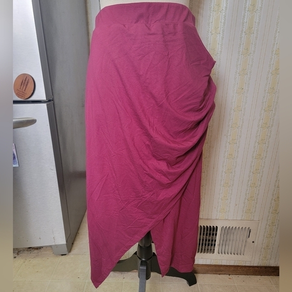 HALARA Dresses & Skirts - NWT Halara Skirt Sz XL